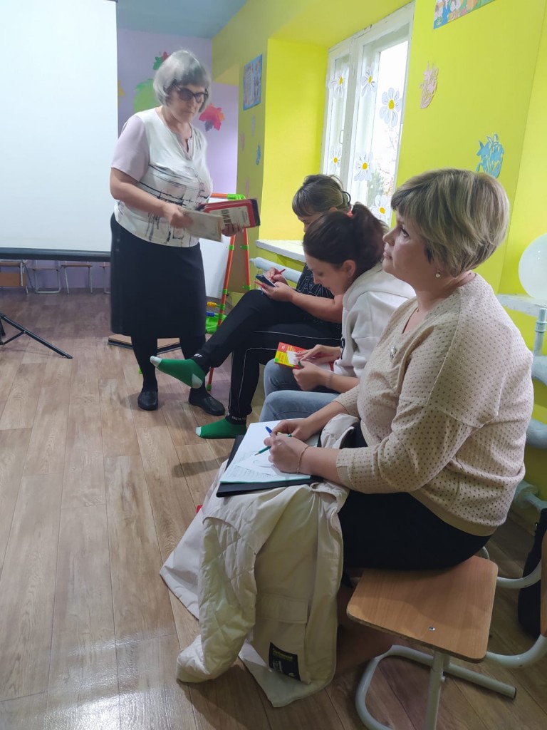 Родительское собрание в младшей группе " Давай знакомиться" 1