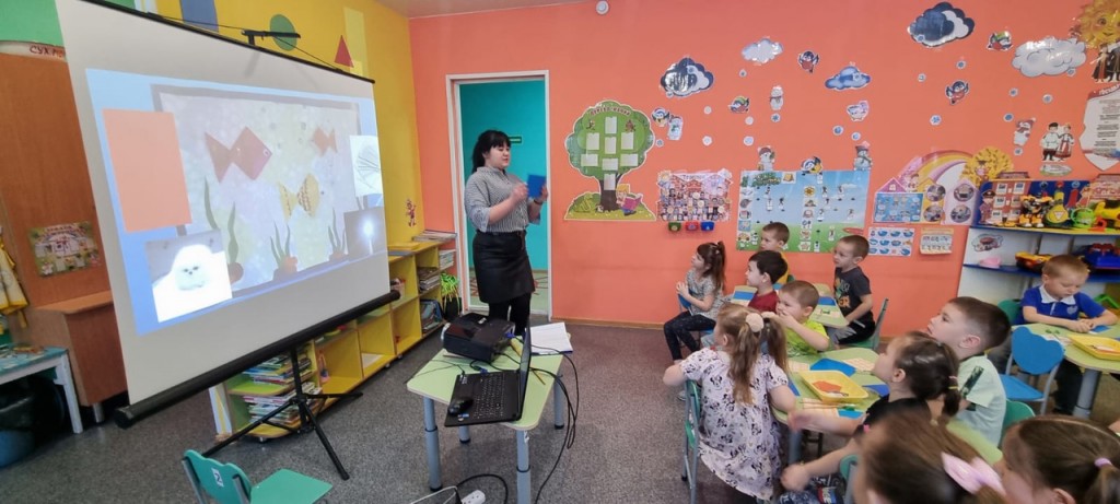 НОД художественно-эстетическое развитие (аппликация) тема: "В волшебном подводном мире" 1