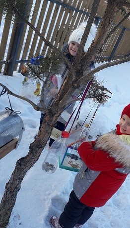 "Мы кормушку смастерили". 3