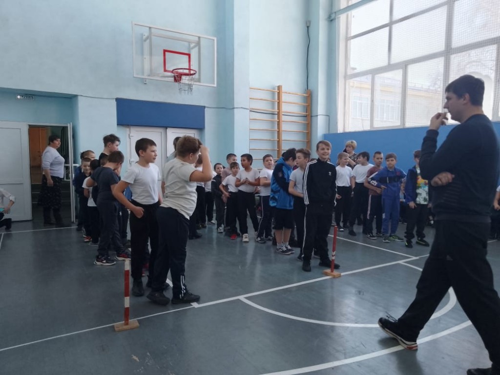 Спортивный праздник "А  ну-ка мальчики!" посвященный дню защитника Отечества. 3
