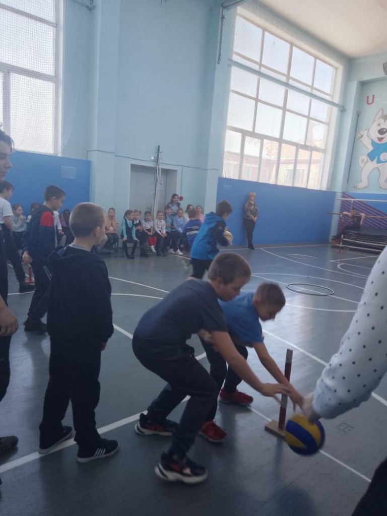 Спортивный праздник "А  ну-ка мальчики!" посвященный дню защитника Отечества. 16