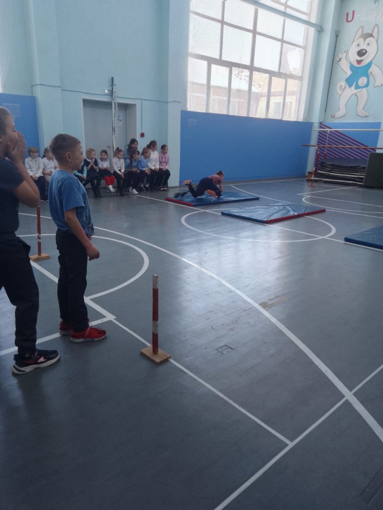 Спортивный праздник "А  ну-ка мальчики!" посвященный дню защитника Отечества. 7