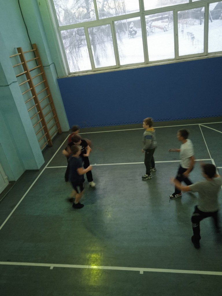 Школьные соревнования по баскетболу. 26