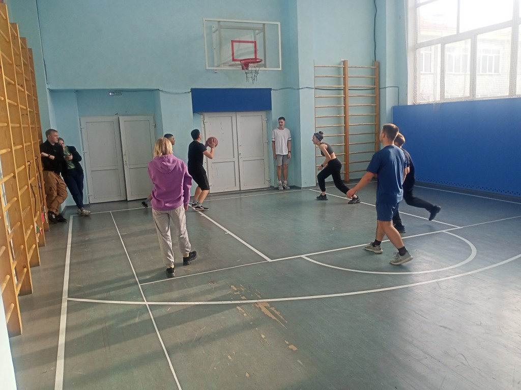 Школьные Спортивно-массовые соревнования по стритболу. 24
