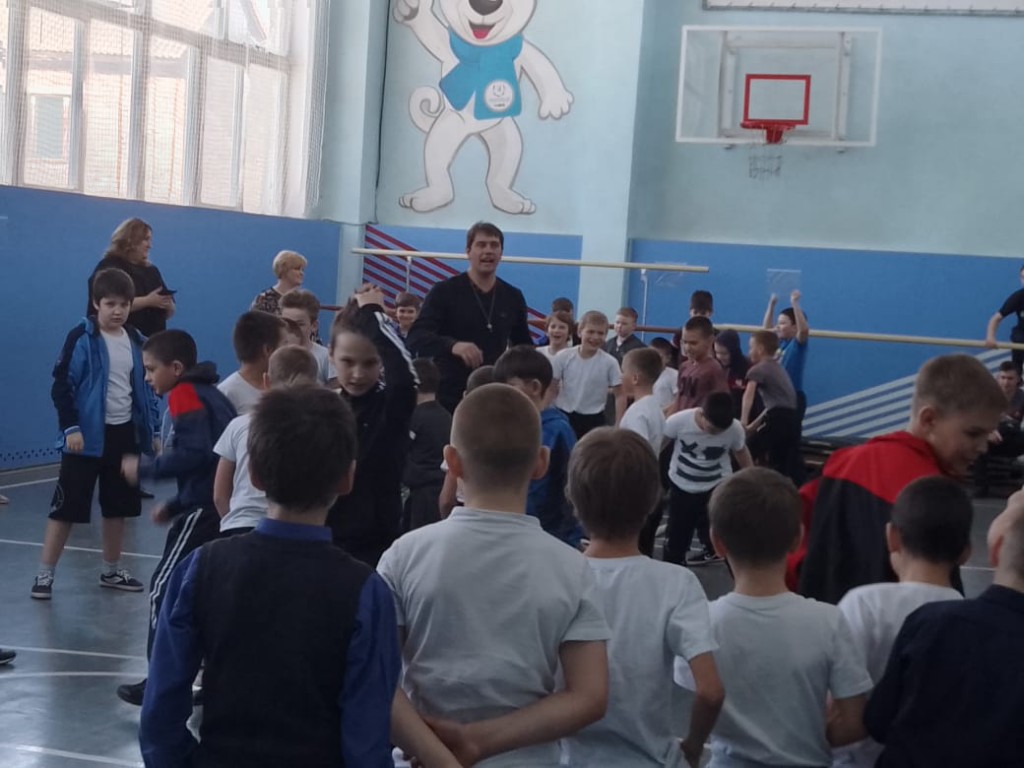 Спортивный праздник "А  ну-ка мальчики!" посвященный дню защитника Отечества. 25