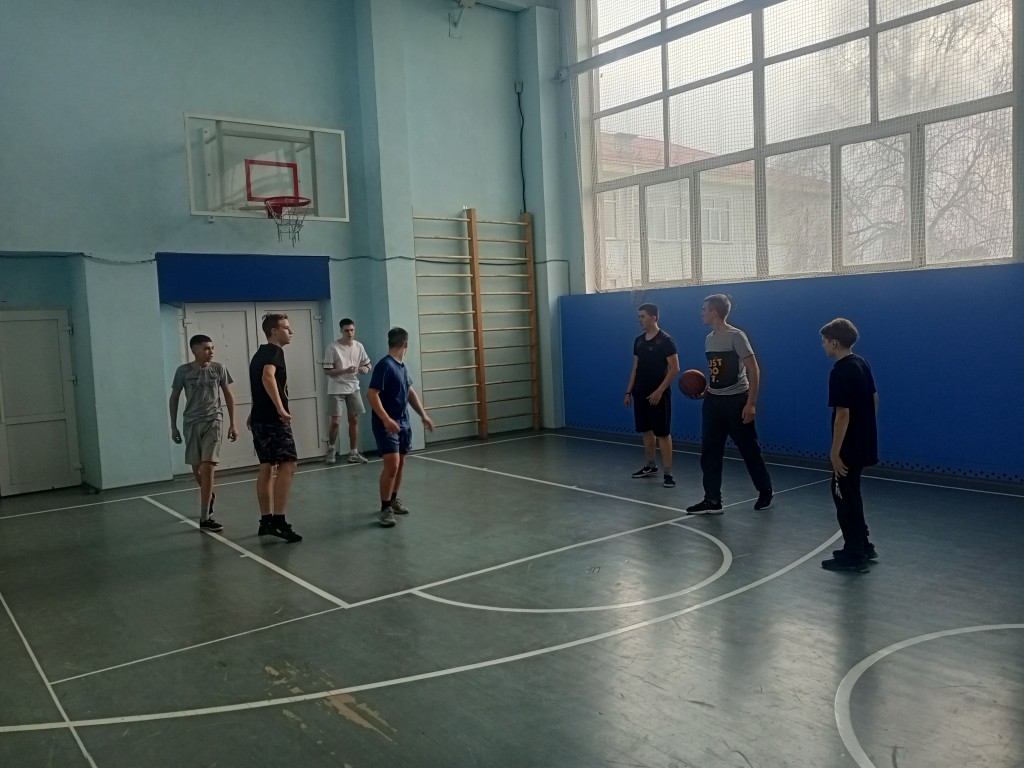 Школьные Спортивно-массовые соревнования по стритболу. 44