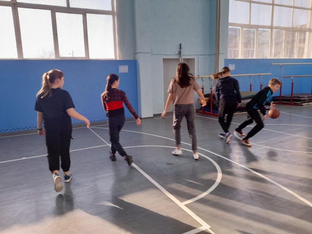 Школьные соревнования по стритболу 3x3 среди 3-8 классов. 13