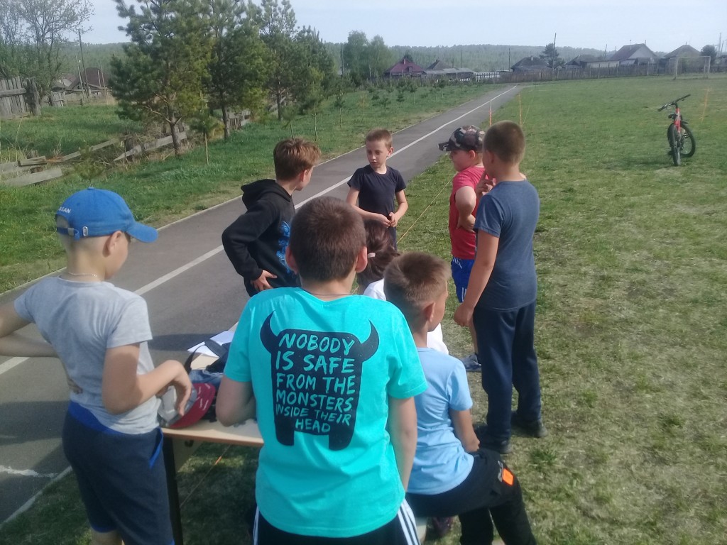 Школьные соревнование по легкой атлетике среди 1-11 классов. 4