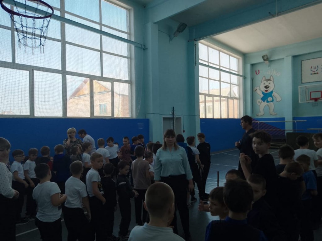Спортивный праздник "А  ну-ка мальчики!" посвященный дню защитника Отечества. 27